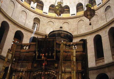 Jesus tomb in Jerusalem